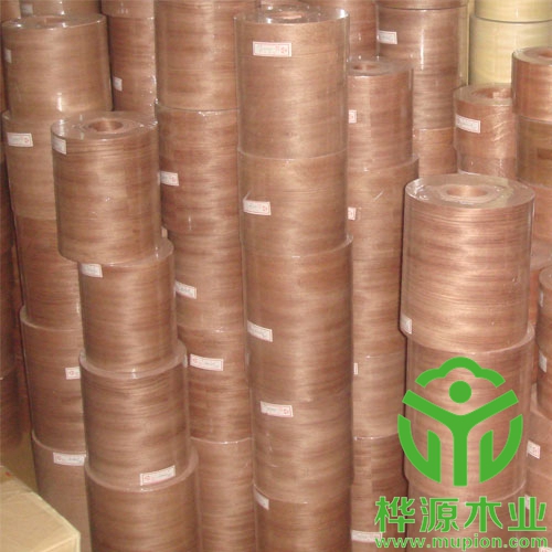 麥格利手工貼木皮施工方便，0.25mm無(wú)紡布木皮薄皮批量供應(yīng)